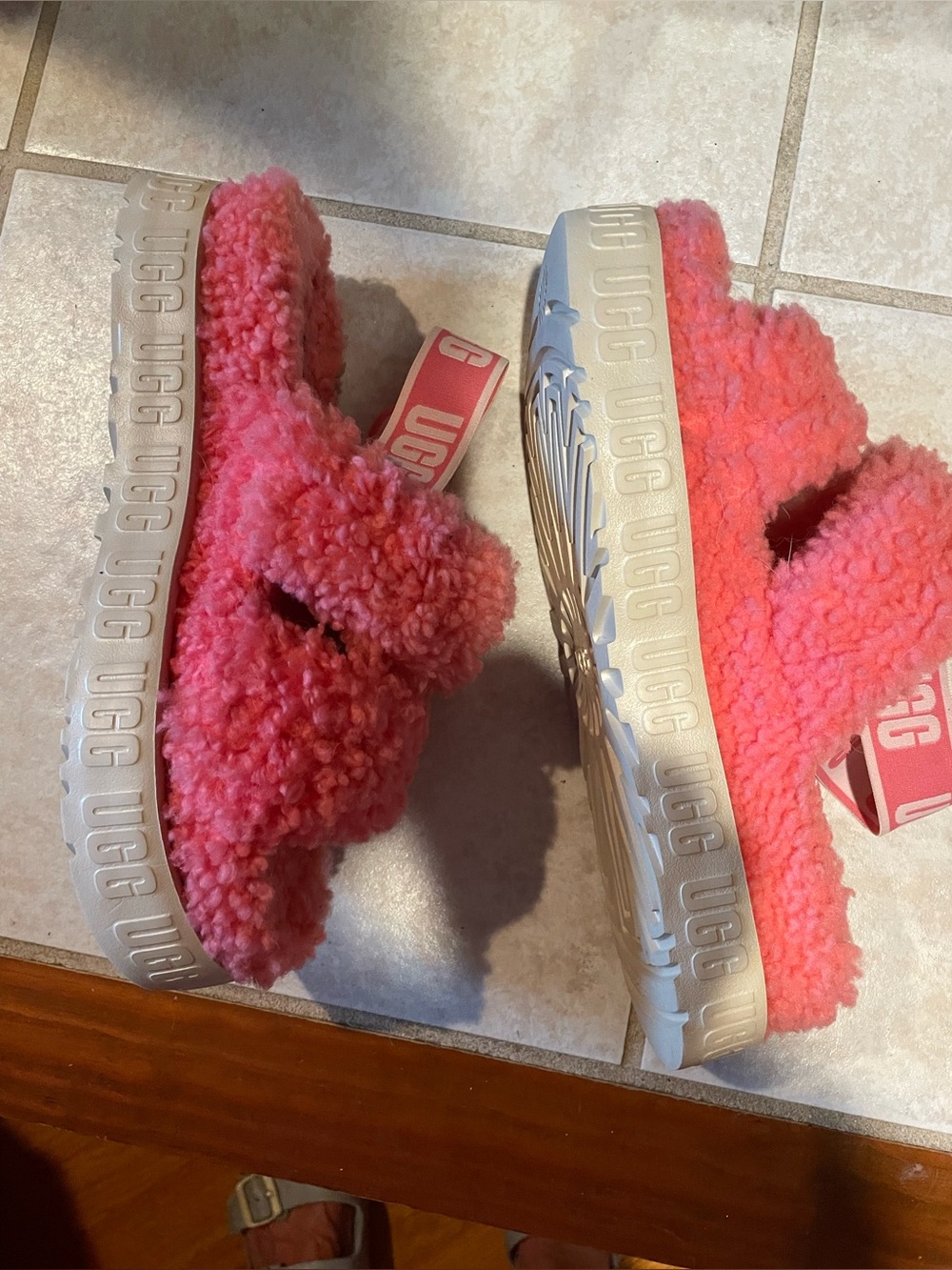 Ugg Pink Fuzzy Platform Slippers - size 8 - Picture 5 of 5